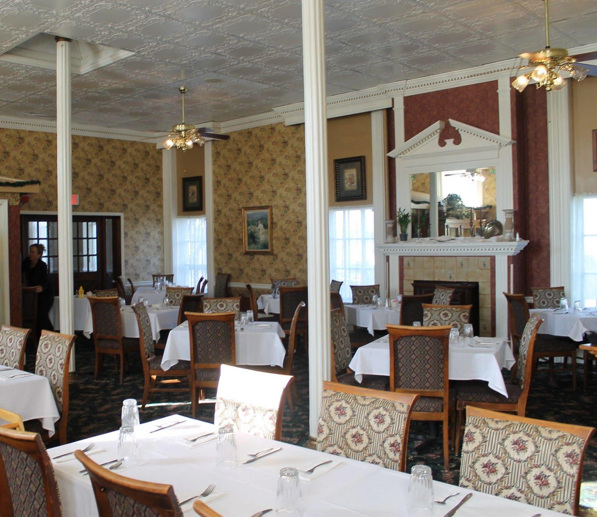 Decker Hotel & Bar Maquoketa Extérieur photo